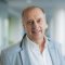 Vollnavigierte Implantation mit drei Implantaten BioniQ